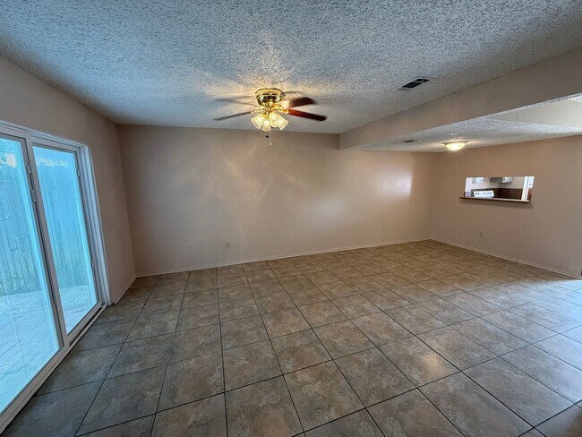 Building Photo - 8911-8911 GSRI Ave