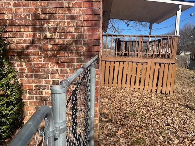 Building Photo - 2 Creekdale Dr