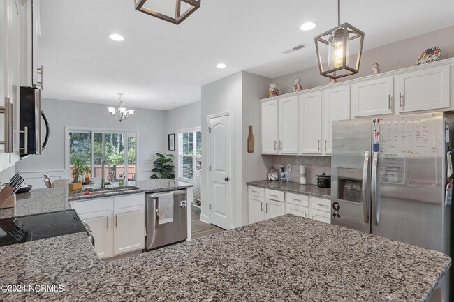 Building Photo - 216 Pastoral Ct