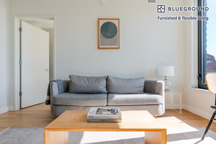 Building Photo - 1300 Yards Pl SE