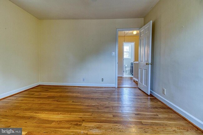 Building Photo - 4638 30th Rd S