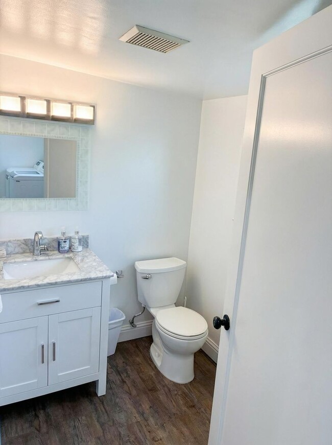 Building Photo - Charming 3-Bedroom Home with Inviting Outdoor Space