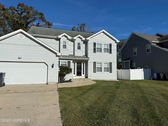 Primary Photo - 90 Atlantis Ave