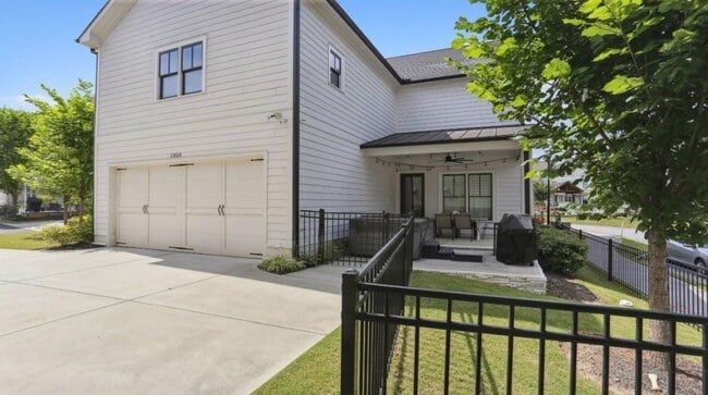 Building Photo - 1950 Westside Blvd NW