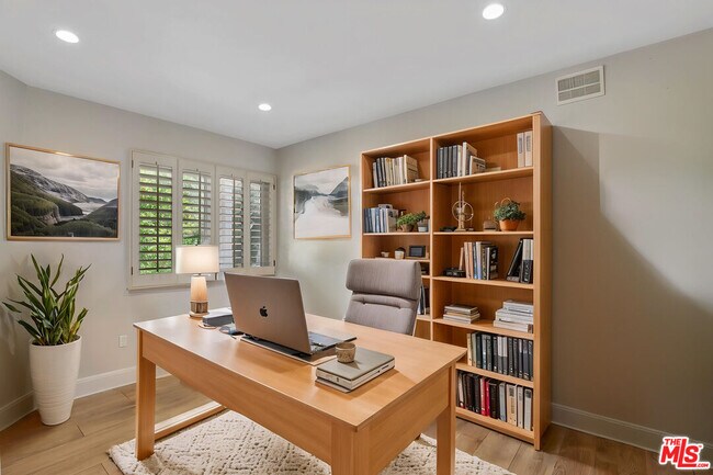 Building Photo - 24701 Cll Conejo