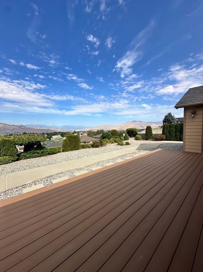 Building Photo - Beautiful Fancher Heights Home for Rent