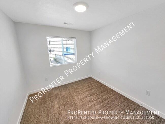 Building Photo - 2802 N Airmen Ave