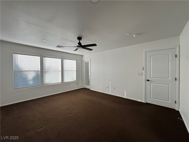 Building Photo - 9501 Ironsend St