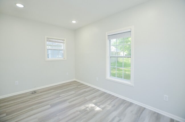 Building Photo - 1613 Mulcahy St