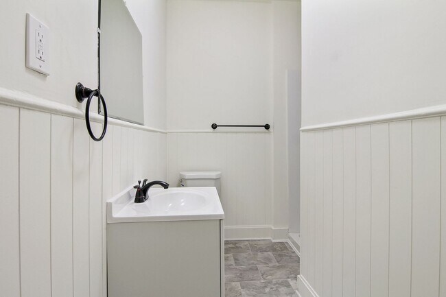 Building Photo - Coming Soon! Inviting 3 Bedroom, 1.5 Bathr...