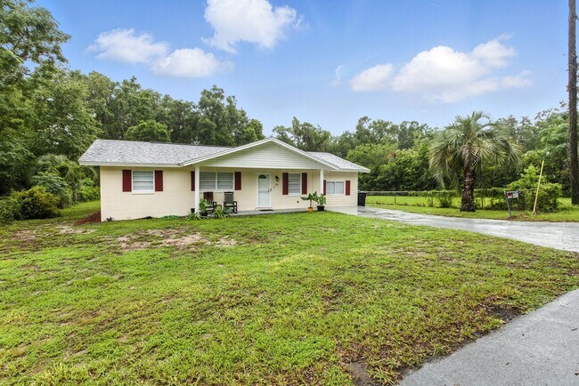 Building Photo - Spacious 4-Bedroom Home in Wildwood – Rece...