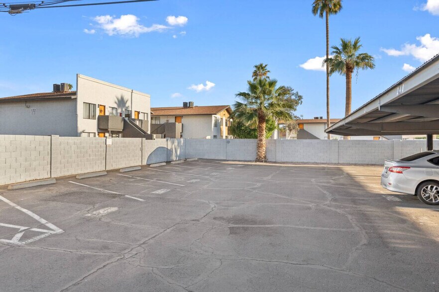 Building Photo - 109 E Broadway Rd