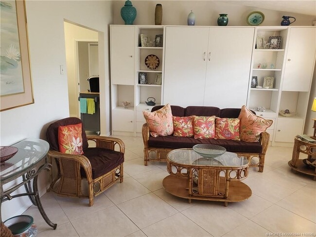 Building Photo - 590 NE Lima Vias