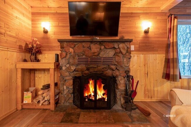 Building Photo - FURNISHED RENTAL FOR LEASE OR SALE