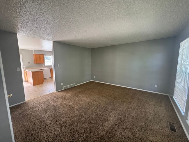 Building Photo - single family home