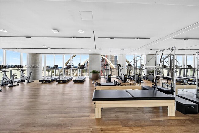 Building Photo - 1400 Biscayne Blvd
