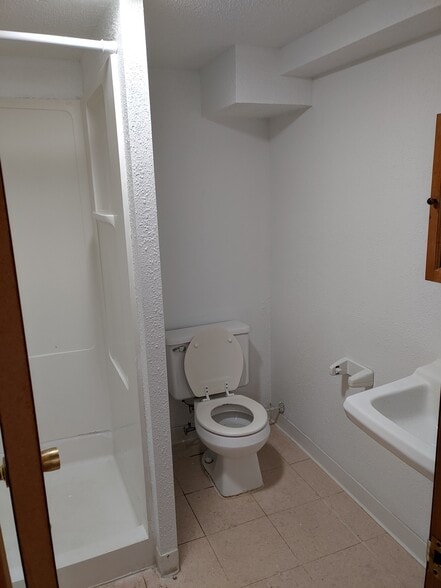 Building Photo - 2628 Iowa St