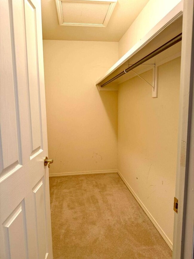 Building Photo - 305 E Mescalero Rd