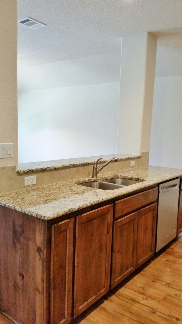 Building Photo - 3 Bedroom 2 Bathroom Georgetown Home