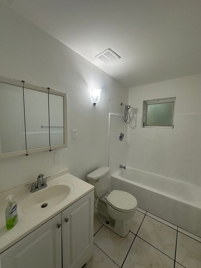 Building Photo - Charming Home with Great Location & Natura...