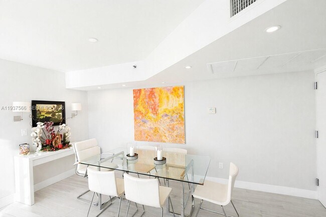 Building Photo - 5900 Collins Ave