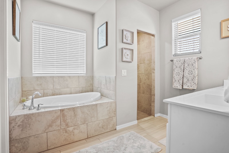 Building Photo - 12612 Dorchester Ave