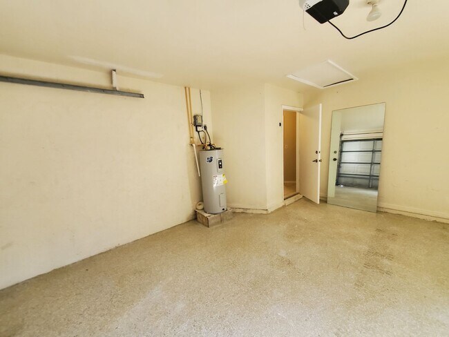 Building Photo - 1436 SE 33rd Terrace