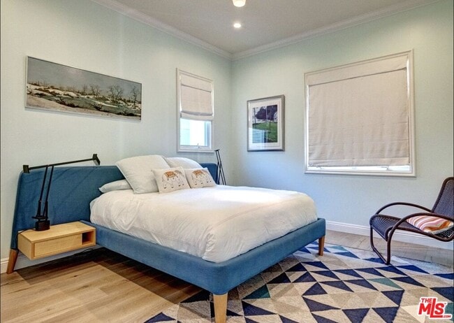 Building Photo - 129 Channel Pointe Mall