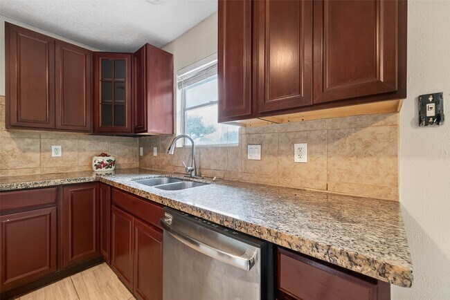 Building Photo - 17010 Bentana Ct