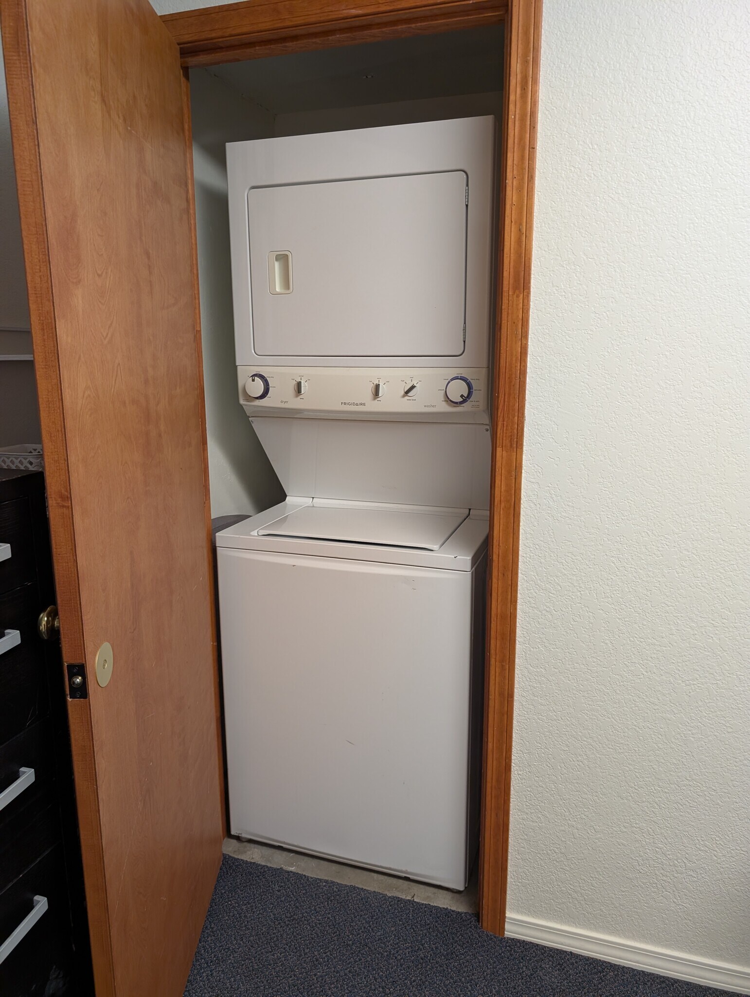 Building Photo - 605 Flora St