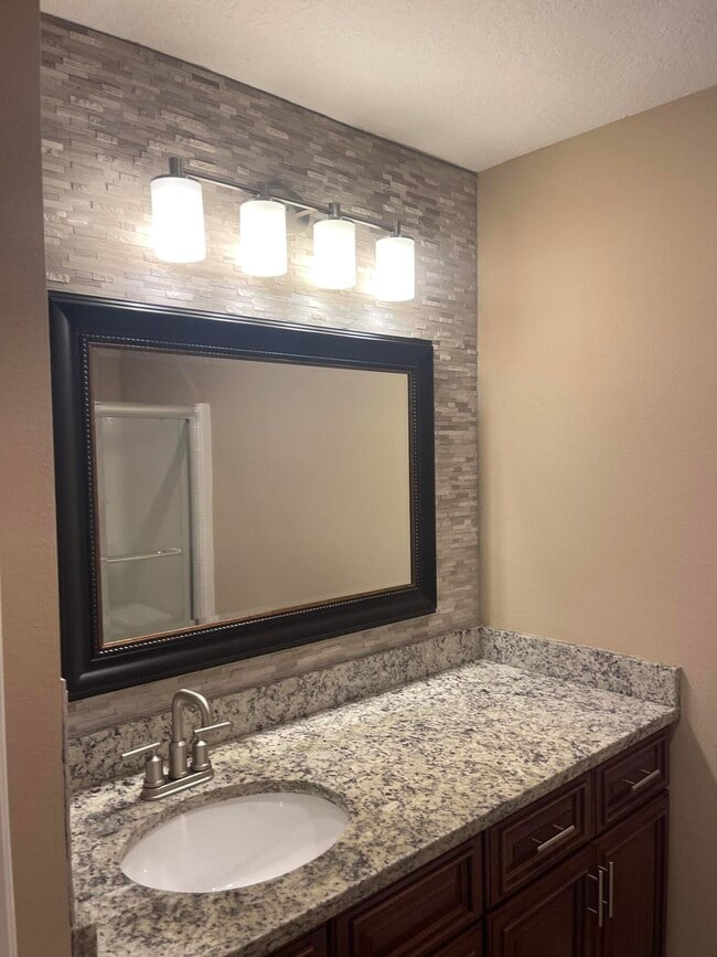 Building Photo - 1851 SW Inlander Ave