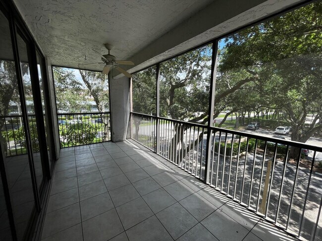 Building Photo - 6800 Cypress Rd