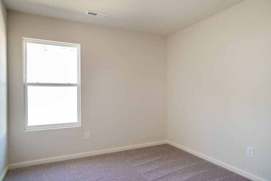 Building Photo - 694 Hadley Ct SE