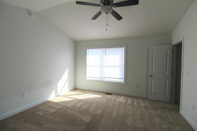 Building Photo - 1145 Bluemoon Dr