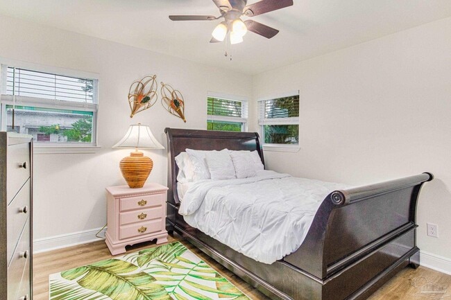 Building Photo - 814 W Gonzalez St