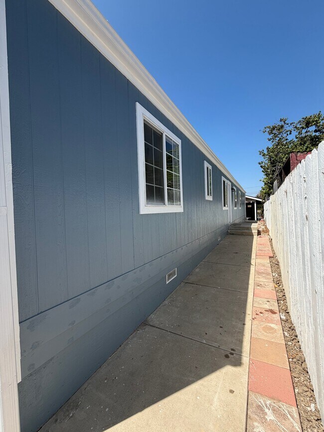 Building Photo - 11346 Violeta St