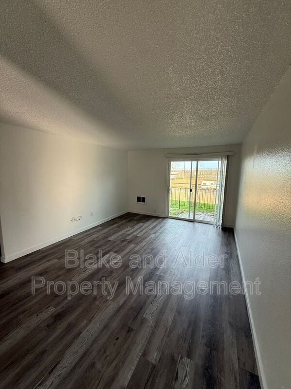 Building Photo - 3849 NE 152nd Ave