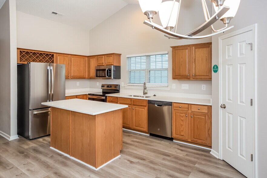 Building Photo - 5839 Mahogany Pl SW