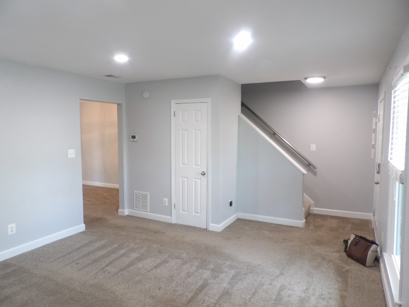 Building Photo - 413 Forest Ct