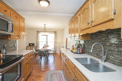 Building Photo - 149 Luna Ln