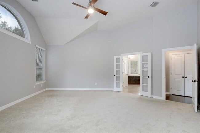 Building Photo - 40 Lovegrass Ln