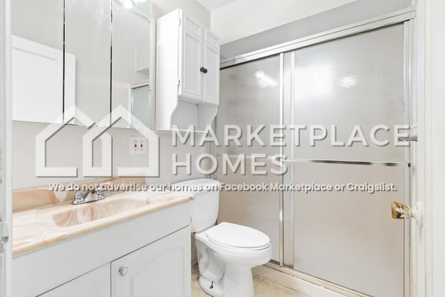 Building Photo - 746 Jefferson Rd