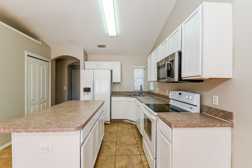 Building Photo - 7619 Clovelly Park Pl