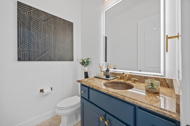 Building Photo - 206 Lido St