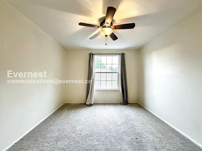 Building Photo - 7105 E Briarwood Dr