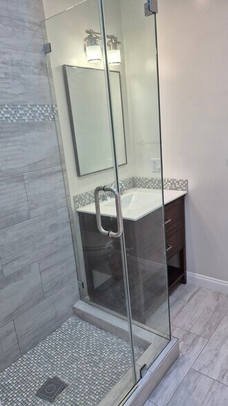 Master Bath - 63 Riverton Dr