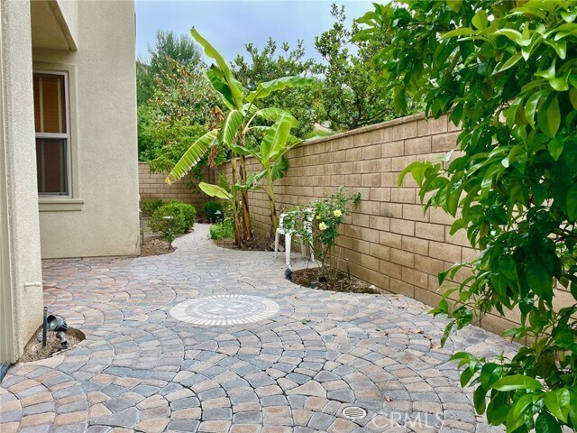 Building Photo - 65 Sacred Path