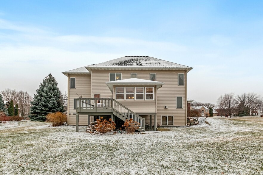 Building Photo - 8633 Carriage Hill Ct