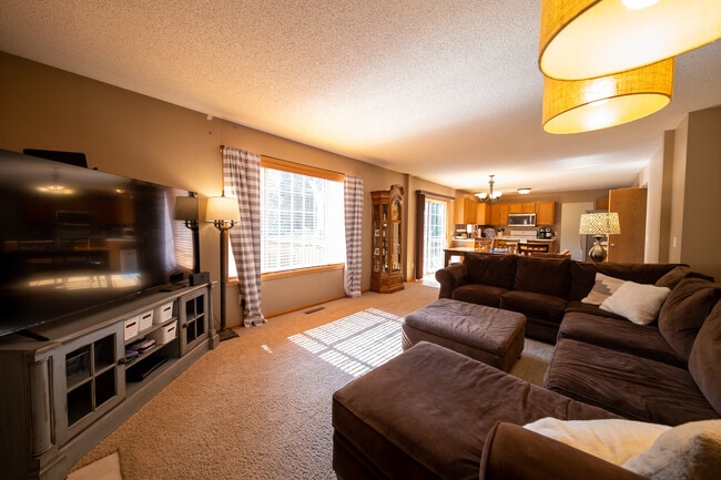 Building Photo - 17473 Hayes Ave