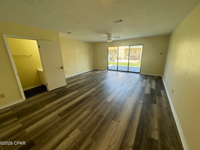 Building Photo - 114 Linda Marie Ln